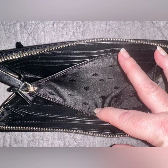 KATE SPADE! Black Leather Zippy Wallet - Picture 5 of 5